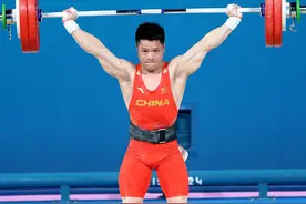 抓举破纪录！李发彬夺得举重男子61公斤级金牌图片