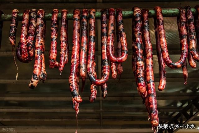 今日大雪	，老人说“冷不冷，就看大雪	”，今年冬天是冷冬吗？