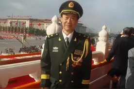 导弹射程不够，年轻中尉却要泄燃料，钱学森眼前一亮：你叫什么？图片