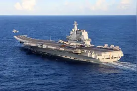 中国“双航母”突破第二岛链！20艘舰艇1000个垂发，这想干什么？图片