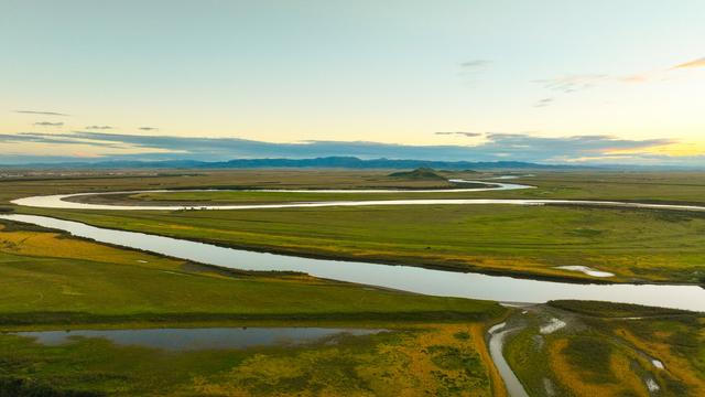 若尔盖大草原上的黄河九曲第一湾