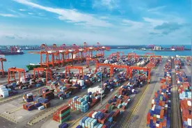 2个月逆差飙升2.1万亿，中国工厂意外躺赢，黄金上涨敲响美元丧钟图片