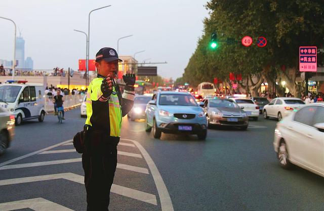 2025中秋国庆双节游武昌，武昌交警出行指南来啦！