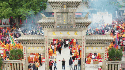 半江碧波，一城风华。这里是龙母故乡、崇德之城——德庆！