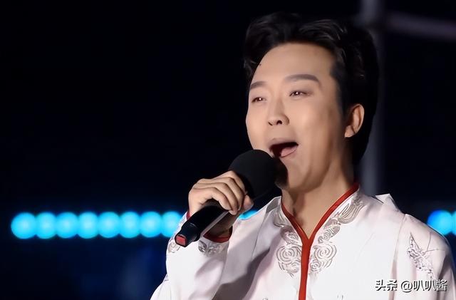 善恶终有报！47岁“跌落神坛”的李玉刚，终是活成了“跳梁小丑”