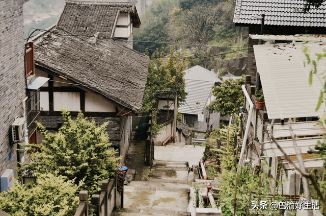 重庆嘉陵江边的白庙子，曾是四川第一条铁路的终点，如今怎样了？