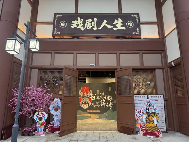 国庆长假，乐至耍法大公开！夜宿粮仓：变脸吐火、水幕电影、稻田迷宫、状元巡游全都有！