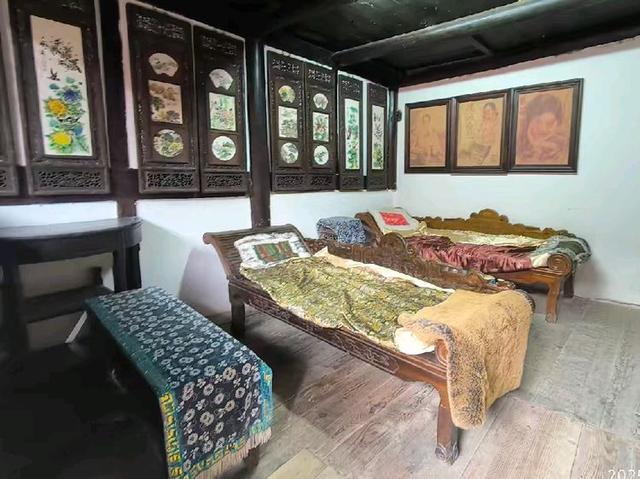 游览汉中市的青木川古镇