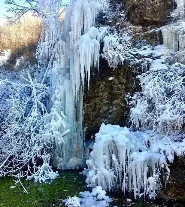 别再愁周末去哪玩！京北玉渡山冰瀑奇观已上线，一秒闯入冰雪童话