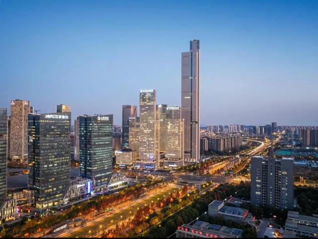 416米！88层！南京新地标终于要亮相，观光层美景太震撼！