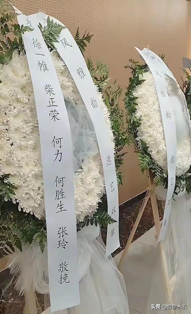 何晴告别式低调举行，许亚军带儿子现身双眼通红，两鬓斑白显憔悴