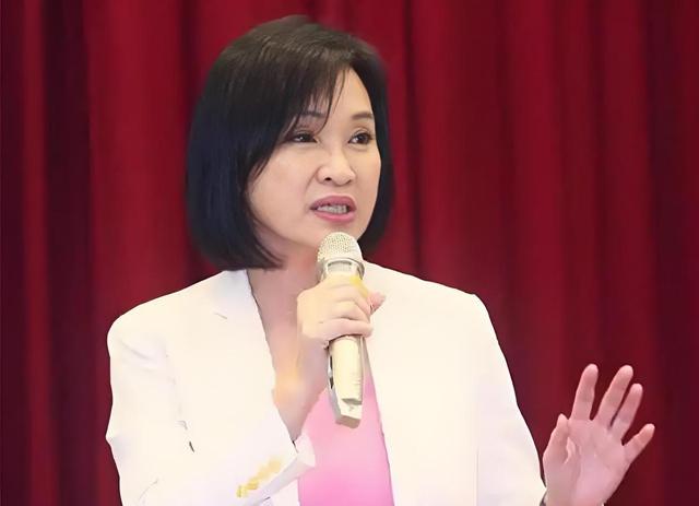 起风了！郑丽文迎来好消息	，柯志恩民调落后，黄国昌不再等蓝白合