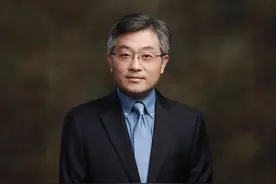 勇攀手术界的“珠峰” ——访著名胰腺微创外科专家王巍教授图片