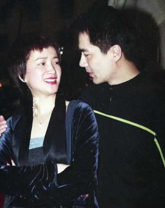 何晴离世3天，才发现她与许亚军儿子名字暗藏深意，字字都有来头