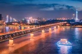 历史上的今天：10月15日【武汉长江大桥通车/锦州解放】图片
