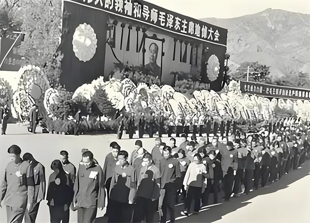1976年毛主席逝世那天，中国发生了什么	，全世界又发生了什么？
