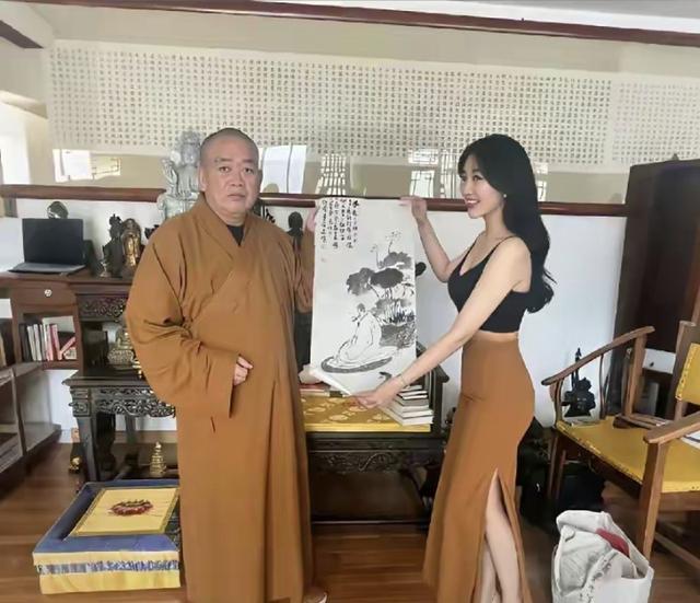 李湘不忍了！坦白与释永信的真实关系，亲吻照的真相终于大白