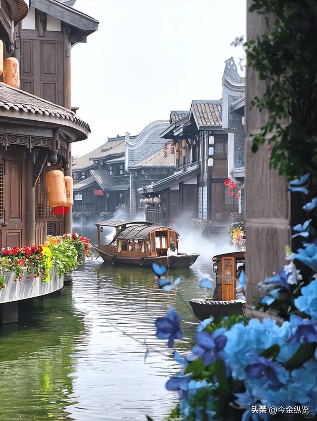古镇“过度商业”是假象！真正问题：它商业得不够高级，没灵魂！