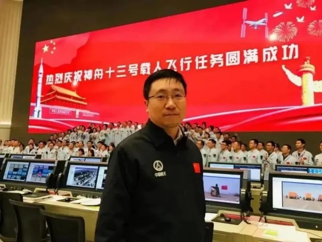 祝贺神舟二十一号发射成功！西工大一路助航！