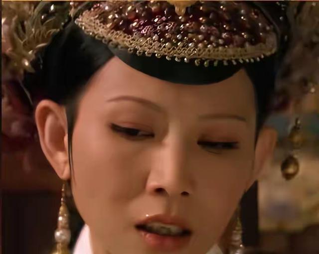 52岁蔡少芬现状让人心酸，脸垮不平	，又瘦又老，一代女神也落寞了