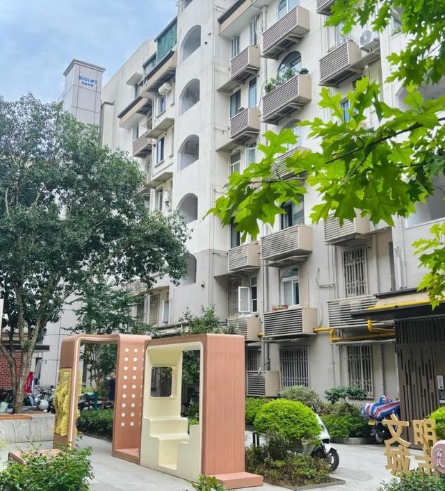 拆迁全面叫停？满24年房龄的老小区，一律按新规处理！业主迎利好