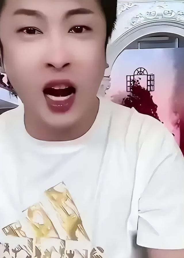 吃相难看！辛巴妻子称不稀罕接手账号，转头宣布复播，预约超40万
