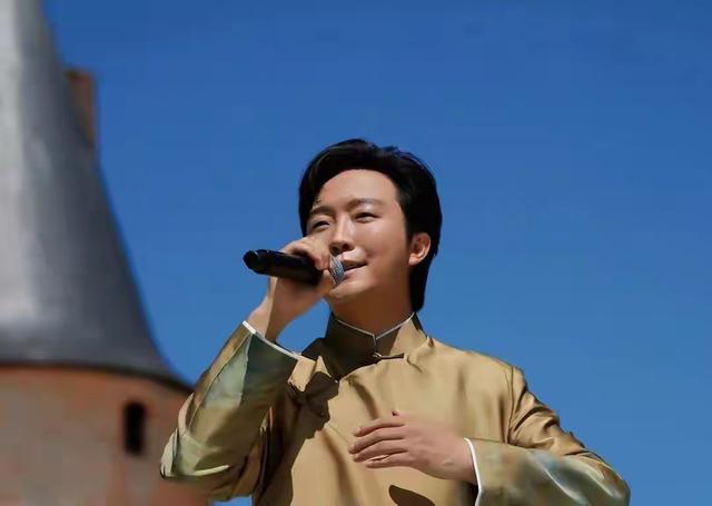 梅派后人都没想到，李玉刚竟于贺娇龙去世后	，因一个行动口碑逆转