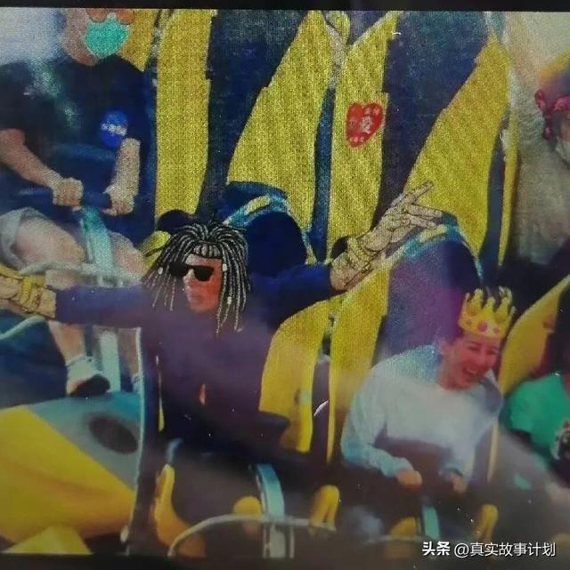 一天43次过山车，沉迷欢乐谷的老人们