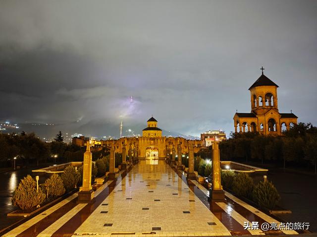 跟着丝绸之路去旅行高加索三国——格鲁吉亚第比利斯圣三一大教堂