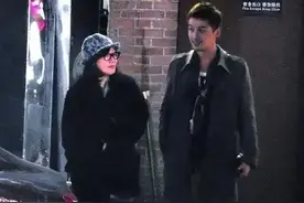 和胡歌分手后，她终于曝出新恋情！这一次，她选对人了吗？图片