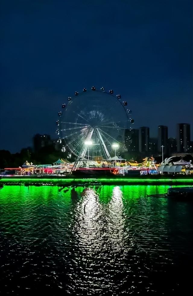 今晚！湖南这个地方刷爆了朋友圈！