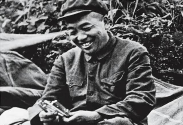毛岸英牺牲前夜，伟人发来一封急电，彭德怀若服从，悲剧不会上演