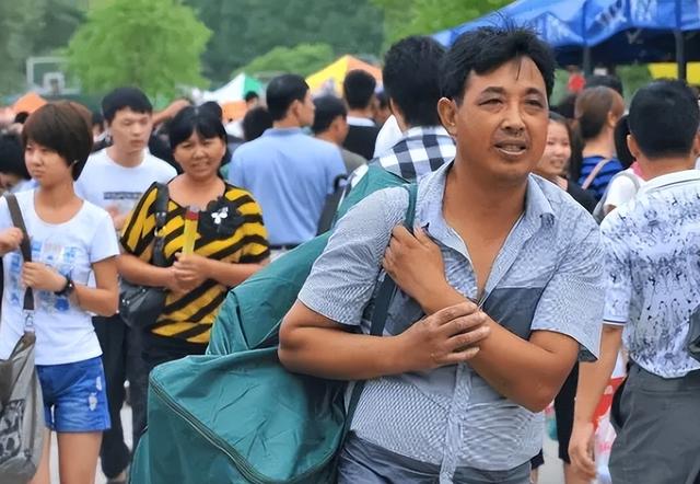 “这真供不起！”甘肃妈妈晒出大学4年花费明细，引底层家长共鸣