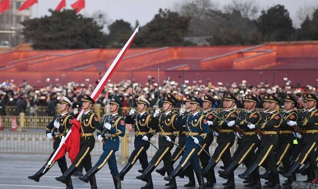 日本想搞法西斯复辟？特朗普当年隔空递话，为啥中国越强它越反华