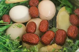 农历三月三，为什么要用荠菜煮鸡蛋？究竟有什么作用？图片