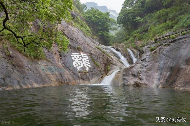 人生不仅只有一种活法，我选择走遍四海八荒，哪怕没有归路