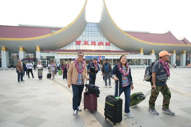 交通织密“连心网” 云南成东南亚游客热门旅游地