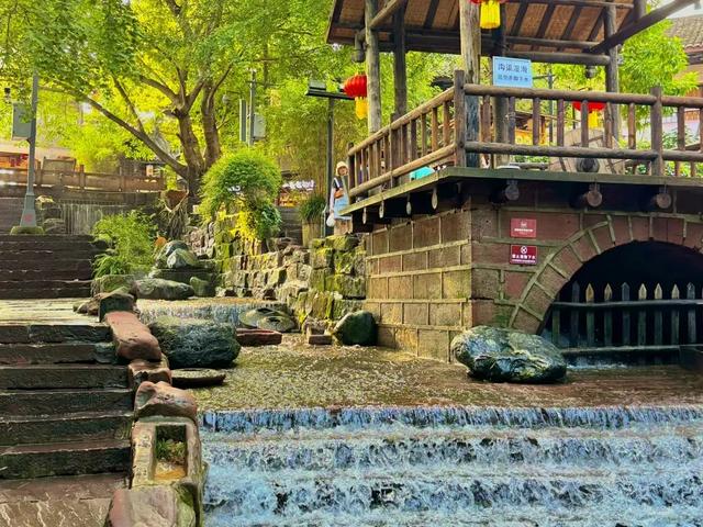 旅游攻略|成都十大必游古镇：交通路线+景点特色，强烈推荐！