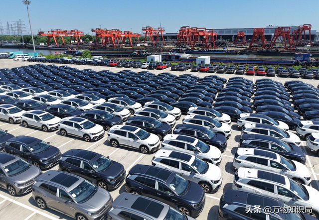 中美GDP差距再次缩小！25年中国GDP达20万亿美元，占美国GDP的64%