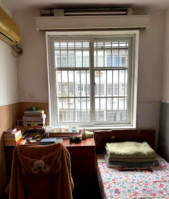 房产证上的人去世了，家人一直住着，“不办过户”行不行？