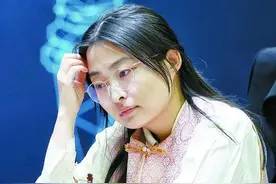 稳，棋后居文君的底气图片