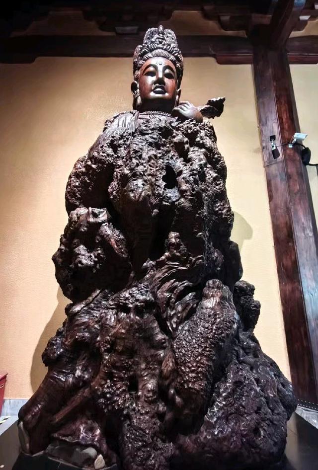 参观根宫佛国博物馆