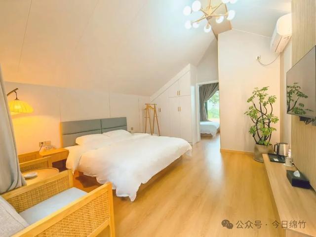 超凉快！走！住小院枕山风，做绵竹“山系青年”……