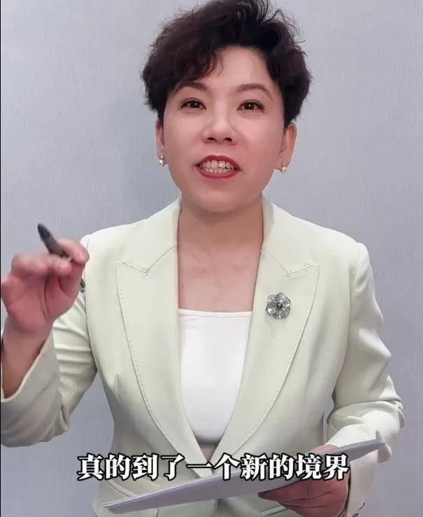 王楚钦拿三冠全程黑脸被骂！积分破万仍严肃 邓亚萍一句话戳破真相