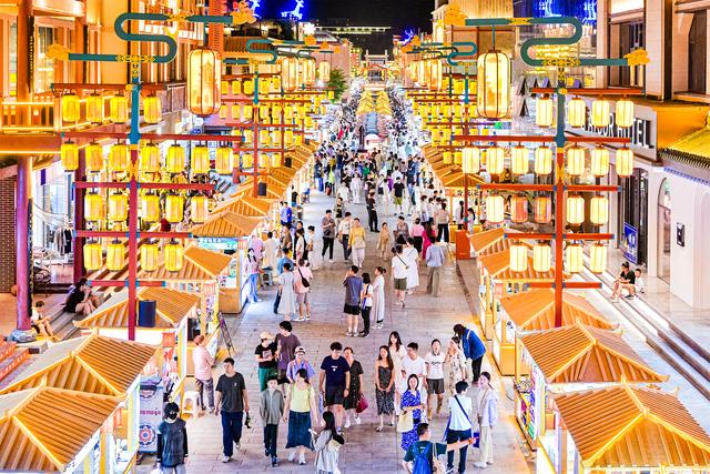 敦煌“夜经济”持续升温