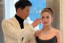 何超莲窦骁：从5000万奢侈婚礼到零交流，豪门这碗饭崩牙了图片