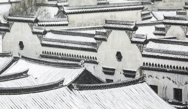 在台儿庄古城等一场青砖黛瓦的白色浪漫