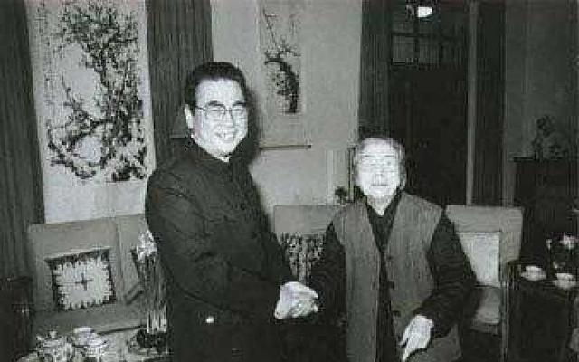 邓颖超临终前，呼唤着李鹏的名字，可李鹏却公开否认是周总理养子