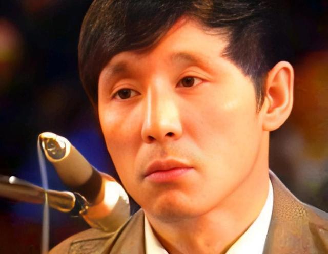 他54岁担任辽宁省委书记，曾查办东北乔四，57岁任黑龙江省委书记