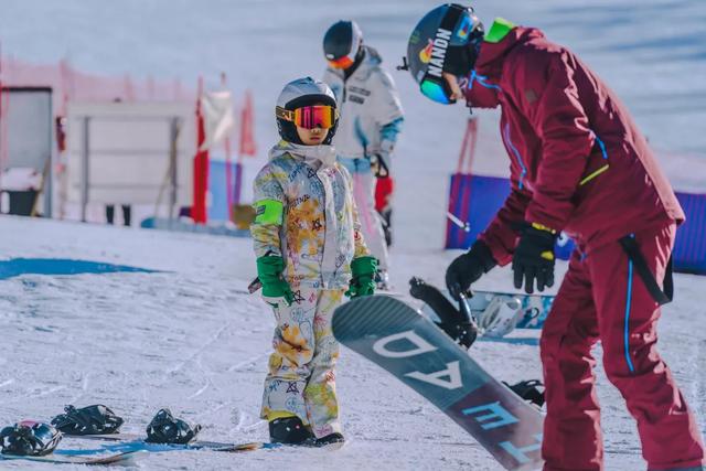 还剩三天,快抓住雪假的尾巴,来可可托海玩儿雪呀~~